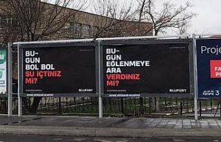 Bilboardlarda ’Corona’ uyarısı