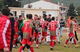 Bileciksporlu 2 futbolcu, darp edildiği iddiasıyla...