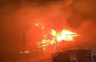 Bilecik’te benzinlik yanında çıkan yangın benzinliğe...