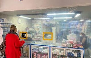 Bilecik’te eczacıdan korona virüse karşı naylonlu...