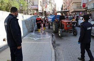 Birecik’te kentin her noktası dezenfekte ediliyor