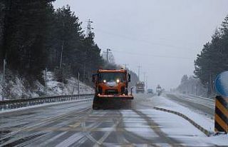 Bolu Dağı’nda kar yağışı etkili oluyor