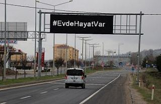 Bolu’da, sürücülere ışıklı tabelalardan ‘evde...