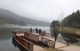 Bolu’da yüksek kesimlerde kar yağışı başladı