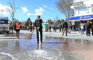 Bolu’nun en işlek caddesi korona virüse karşı...