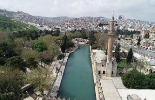 Boş kalan Balıklıgöl havadan görüntülendi