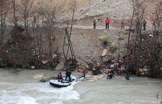 Bot devrilmesi sonucu kaybolan uzman çavuş aranıyor