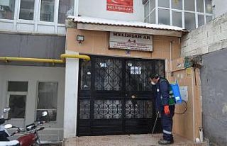 Bünyan Belediyesi apartmanları dezenfekte ediyor