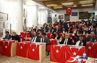 Burhaniye’de Belediye Meclisinden şehitlere anma