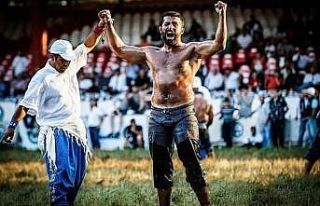 Burhaniye’de Belediye, Milli Güreşçi Çavdar’ı...