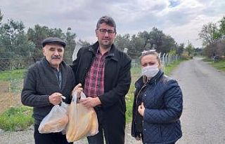 Burhaniyeli muhtarlar 65 yaş üstü vatandaşların...