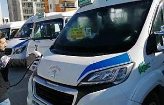 Bursa’da yolcu minibüsleri dezenfekte edildi