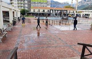 Büyükşehir Belediyesi Kemer Cumhuriyet Meydanı’nı...