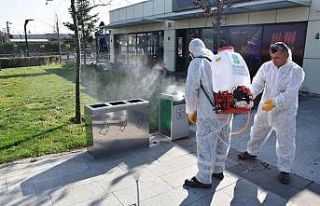 Büyükşehir her yeri dezenfekte ediyor