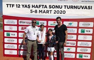 Büyükşehir sporcularından teniste büyük başarı