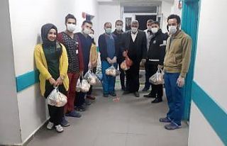 Çaldıranlı esnaftan sağlık çalışanlarına...