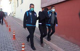 Cinayet şüphelisi adliyeye sevk edildi