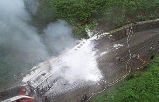 Çin’de yolcu treni raydan çıktı: 20 yaralı