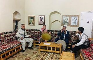 Cizre’de ’evde kal müzik dinle’ etkinliği