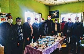 Daday’da köy muhtarlarına yaşlılara dağıtılmak...