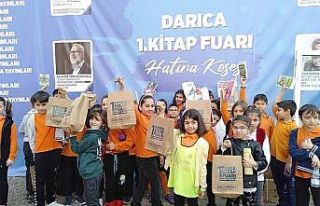 Darıcalı çocuklar Kitap Fuarı’nı çok sevdi
