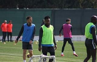 Denizlisporlu futbolcular Gençlerbirliği maçına...