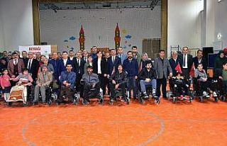 Depremden etkilenenlere akülü sandalyeler törenle...