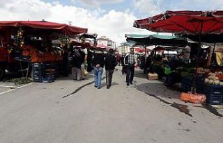 Develi’de pazarcılar da hijyene dikkat ediyor