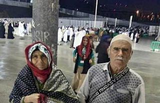 Devrilen traktörün altında sürücü hayatını...