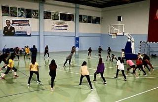 Didim Belediyespor voleybolda altyapı çalışmalarına...