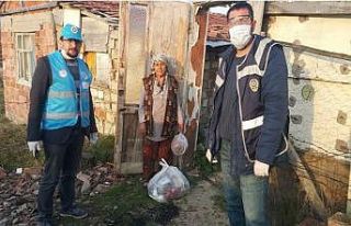 Din görevlileri vatandaşların yardımına koşuyor