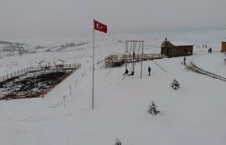 Dinek Dağının eşsiz kar manzarası havadan görüntülendi