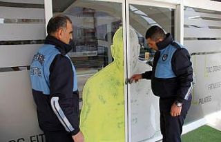 Diyarbakır’da esnaf kurallara uydu, kepenkler kapatıldı