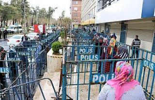 Diyarbakır’da sosyal mesafeyi korumak için bariyer...