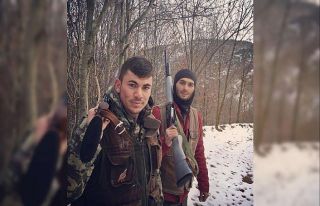 Domuz avında arkadaşı tarafından vurulan genç...