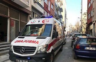 Dördüncü kattan düşen adam ağır yaralandı