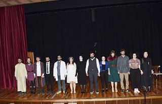 DÜ’de kısa tiyatro oyunları sergilendi
