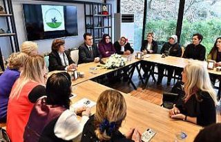 Dündar, Osmangazili kadınların gününü kutladı