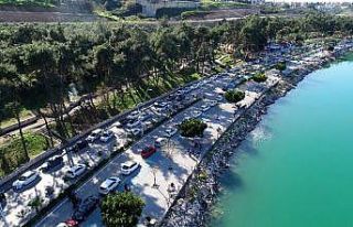 Dünyayı korona korkusu Adana’yı mangal kokusu...