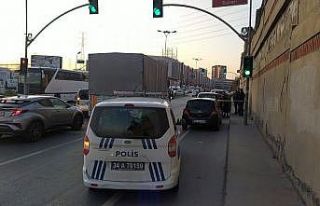 Dur ihtarına uymayan şüpheliler polise ateş açtı,...