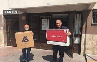 Eğitimden uzak kalmamaları için televizyon desteğinde...