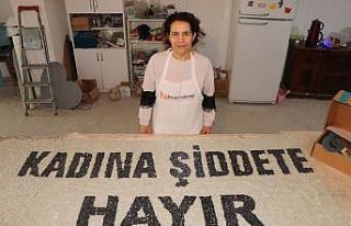 Ekmeğini taştan çıkaran kadınlar