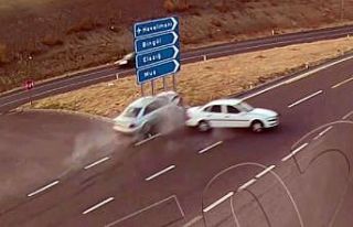 Elazığ ve Bingöl’de trafik kazaları kameraya...