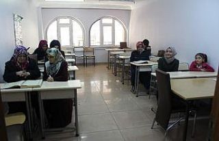 Elazığ’da işitme engelliler, İşaret diliyle...