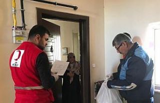 Erciş Belediyesi yaşlı vatandaşların ihtiyaçlarını...