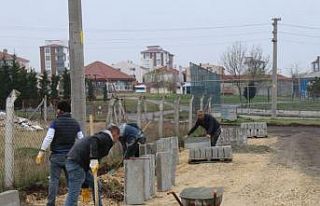 Ergene’de parke taş çalışmaları sürüyor