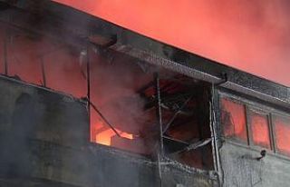 Esenyurt’ta korkutan fabrika yangını