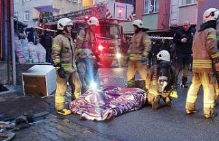 Esenyurt’ta korkutan yangın: 2 kişi dumandan etkilendi