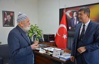 Eşini sağlığına kavuşturan doktorlara teşekkür...