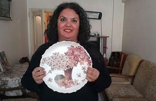 Eskişehirli sanatçının atık kâğıtlardan, deriden,...